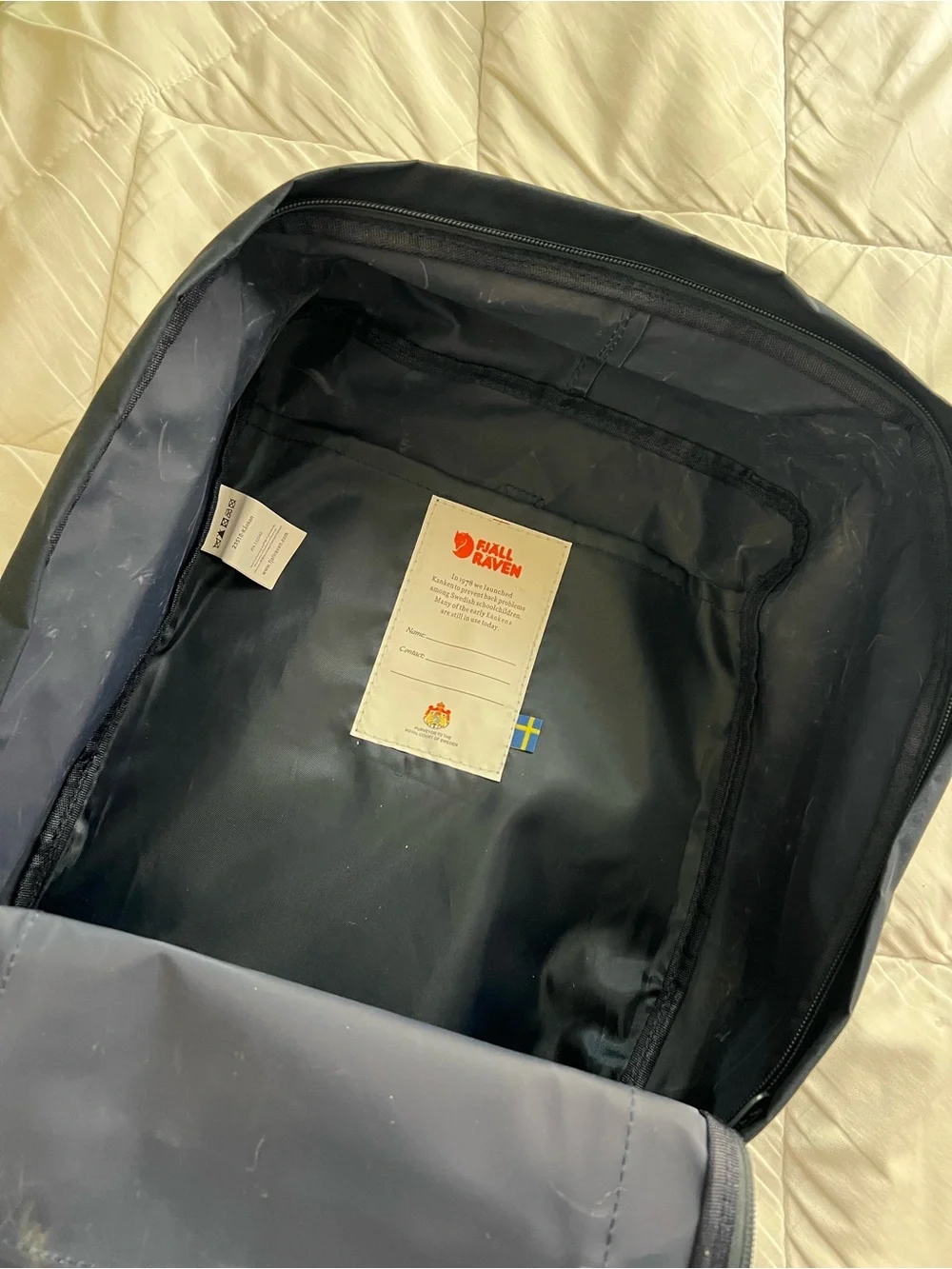 Fjallraven features top easily